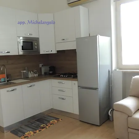 Gardenhouse Divenere * باري