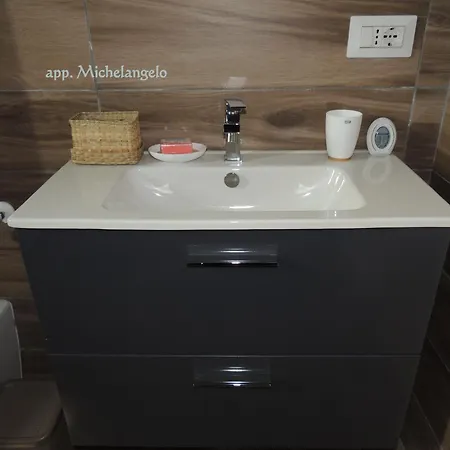 Gardenhouse Divenere * باري